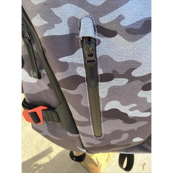 Victorinox Swiss Army VX Touring Citysport Daypack 15" Laptop Backpack Few Scuff - Picture 3 of 9